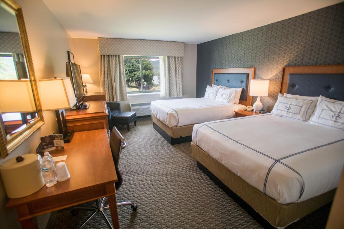 Fort William Henry Hotel Lake George Esterno foto